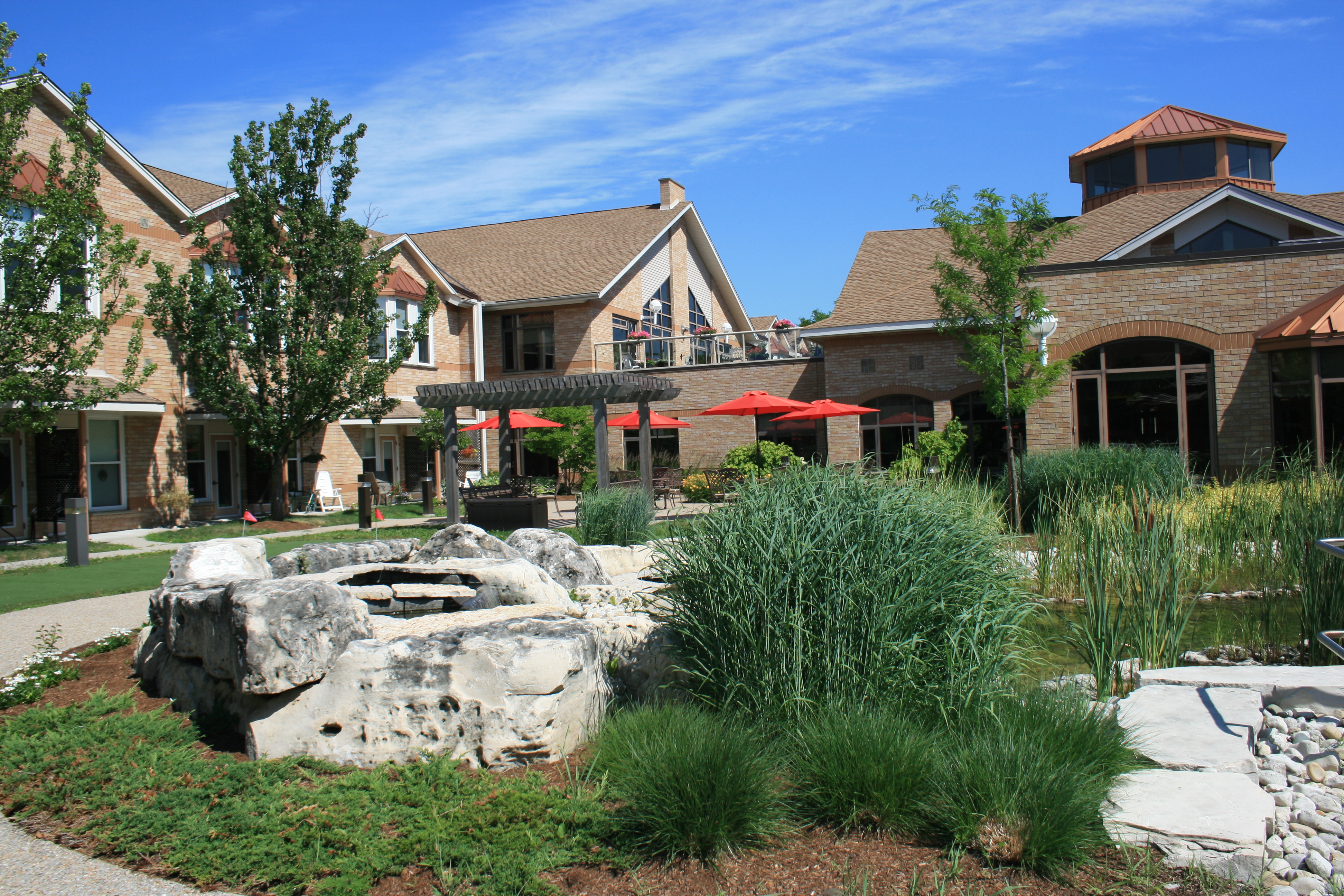 The Courtyard at The Village of Riverside Glen